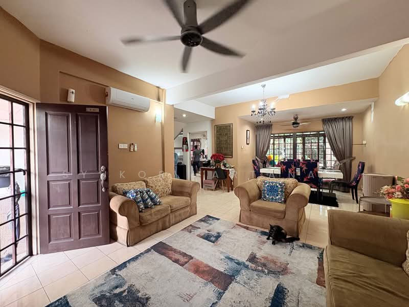 Vila Berkembar untuk Dijual di Shah Alam (Selangor) - Syukor Hartanah - Living Room - PropertyGuru.com.my