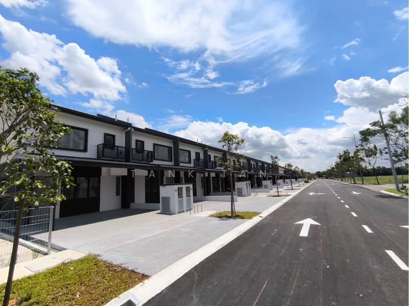 Rumah Teres 2 Tingkat untuk Dijual di D'Island (Puchong) - Tank Tan - Exterior - PropertyGuru.com.my