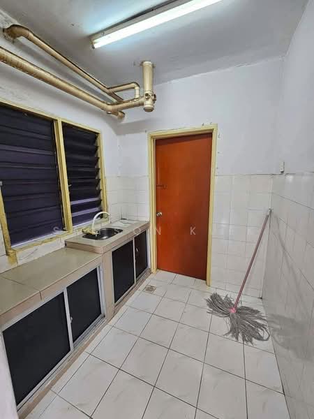 Apartment for Sale at Pangsapuri Vista Serdang - Samson Kuek - Kitchen - PropertyGuru.com.my