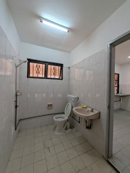 2-storey Terraced House for Sale in Taman Desa Tebrau (Tebrau) - Serene Teh - Bathroom - PropertyGuru.com.my