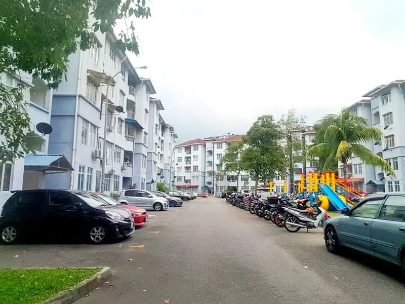 Pangsapuri untuk Dijual di Kiambang Apartment - Jojo Ng - Exterior - PropertyGuru.com.my