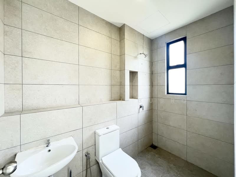 Rumah Teres untuk Dijual di Telok Panglima Garang (Selangor) - Salawati Busro - Bathroom - PropertyGuru.com.my