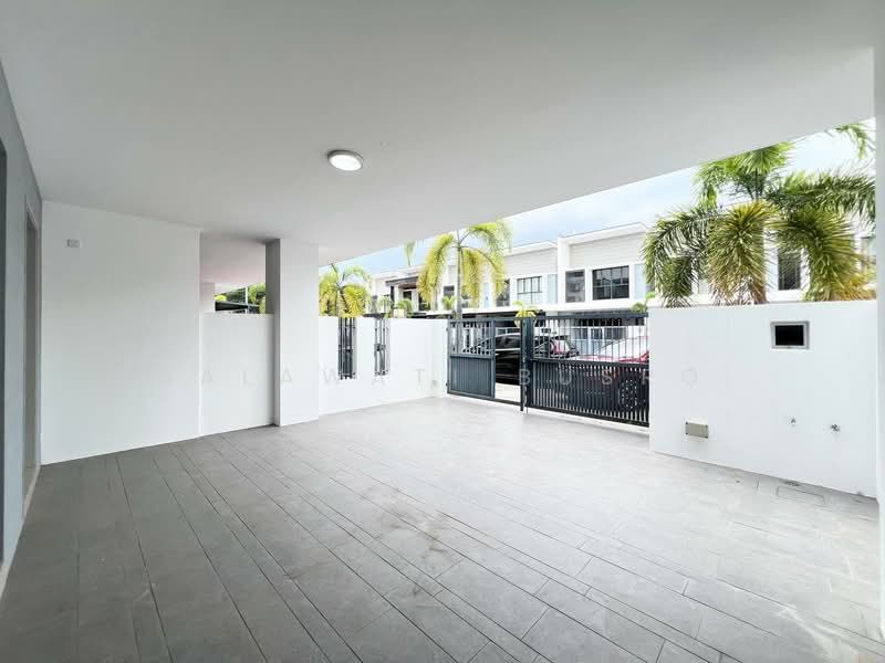Rumah Teres untuk Dijual di Telok Panglima Garang (Selangor) - Salawati Busro - Exterior - PropertyGuru.com.my