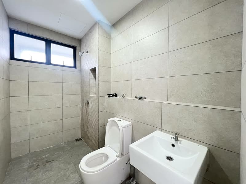 Rumah Teres untuk Dijual di Telok Panglima Garang (Selangor) - Salawati Busro - Bathroom - PropertyGuru.com.my