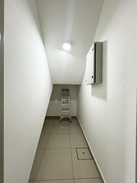 Rumah Teres untuk Dijual di Telok Panglima Garang (Selangor) - Salawati Busro - Corridor - PropertyGuru.com.my