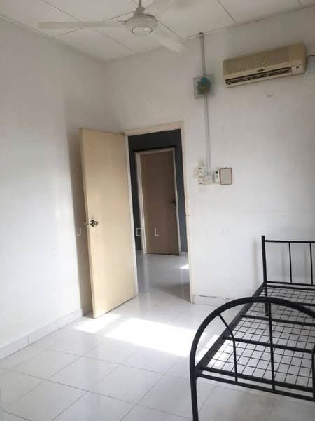 Servis Apartment untuk Dijual di Nusa Perdana Apartment - Jovel Lim - Bedroom - PropertyGuru.com.my