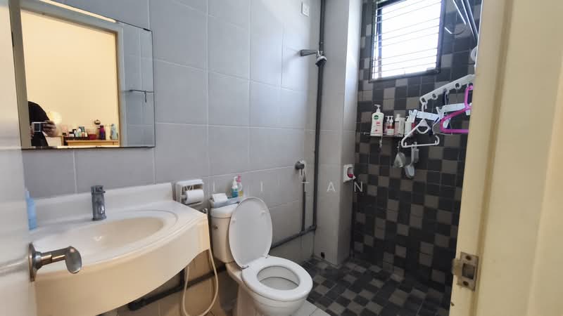 Terraced House for Sale in Bandar Puteri Puchong (Puchong) - Midi Tan - Bathroom - PropertyGuru.com.my