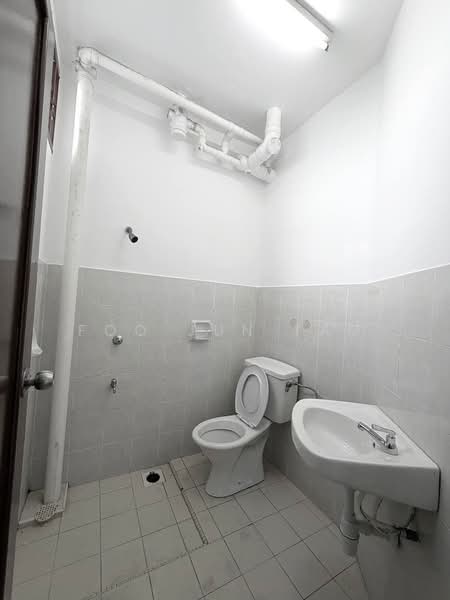 Apartment for Sale at Lake View Suites - Foo Jun Tao - PropertyGuru.com.my