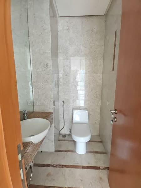Service Residence for Sale at The Oval - Andrew Yap - Bathroom - PropertyGuru.com.my