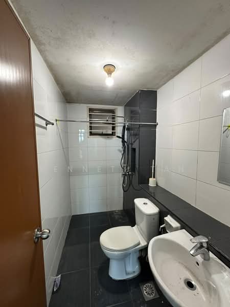 Service Residence for Sale at Sky Gardens Residences - Kenneth Tan - Bathroom - PropertyGuru.com.my