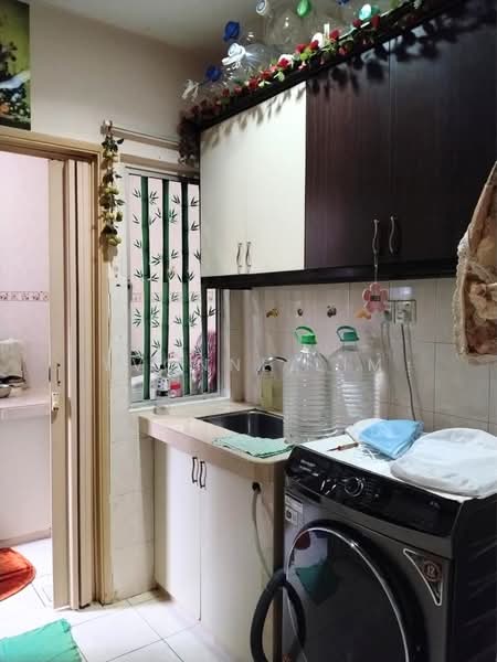 Pangsapuri untuk Dijual di Vista Indah Putra - Yvonne Lim - Kitchen - PropertyGuru.com.my