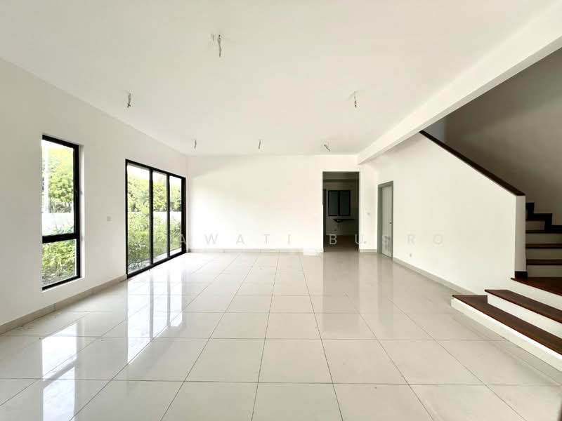 Cluster House for Sale in Shah Alam (Selangor) - Salawati Busro - Living Room - PropertyGuru.com.my