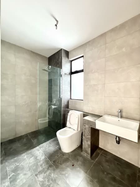 Cluster House for Sale in Shah Alam (Selangor) - Salawati Busro - Bathroom - PropertyGuru.com.my