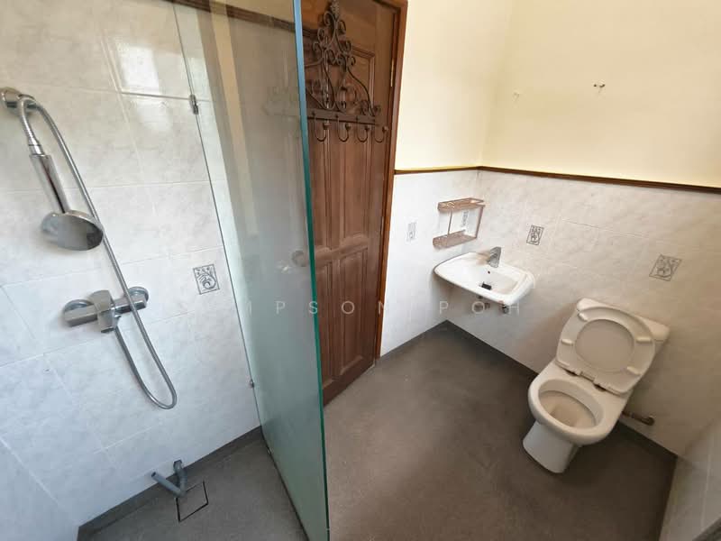 Rumah Banglo untuk Disewa di Leisure Farm (Gelang Patah) - Simpson Poh - Bathroom - PropertyGuru.com.my