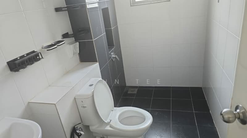 3-storey Terraced House for Rent in Shah Alam (Selangor) - John Tee - Bathroom - PropertyGuru.com.my