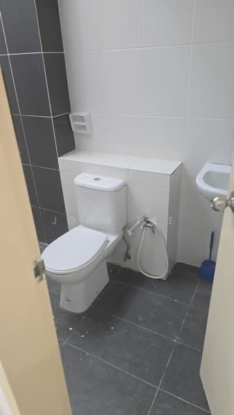 3-storey Terraced House for Rent in Shah Alam (Selangor) - John Tee - Bathroom - PropertyGuru.com.my