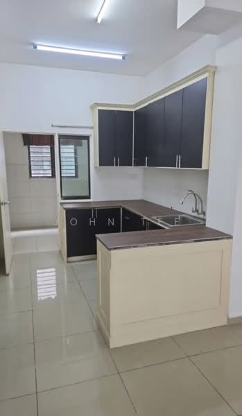 3-storey Terraced House for Rent in Shah Alam (Selangor) - John Tee - Kitchen - PropertyGuru.com.my