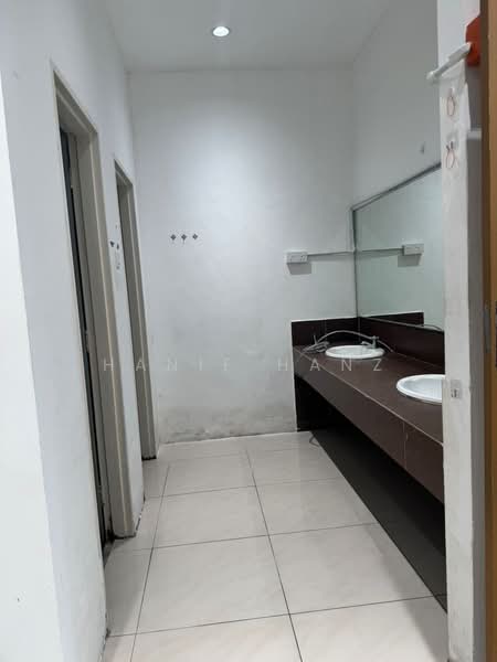 Kedai untuk Disewa di Bandar Baru Bangi (Selangor) - Hanif Hanz - Bathroom - PropertyGuru.com.my