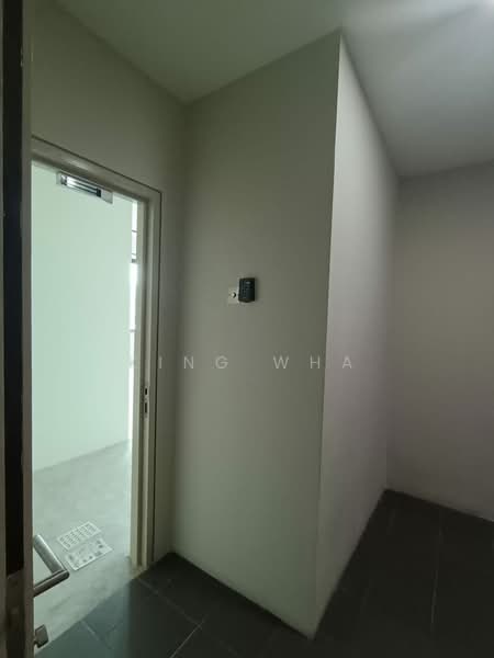 Shop / Office for Sale in Taman Melawati (Ulu Kelang) - King Wha - Entrance - PropertyGuru.com.my