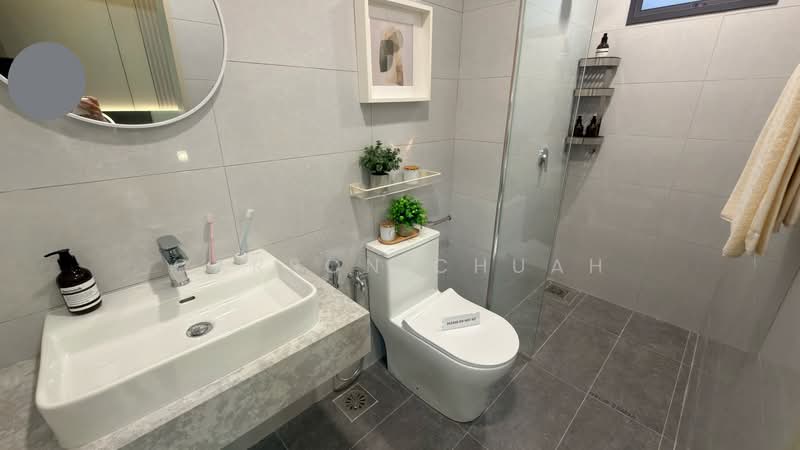 Service Residence for Sale at Pinnacle Bukit Gambier - Carson Chuah - Bathroom - PropertyGuru.com.my