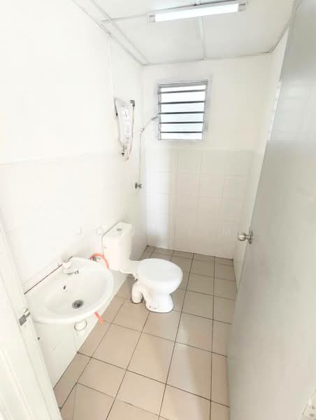 Pangsapuri untuk Dijual di Denai Nusantara Apartment - Jovel Lim - Bathroom - PropertyGuru.com.my