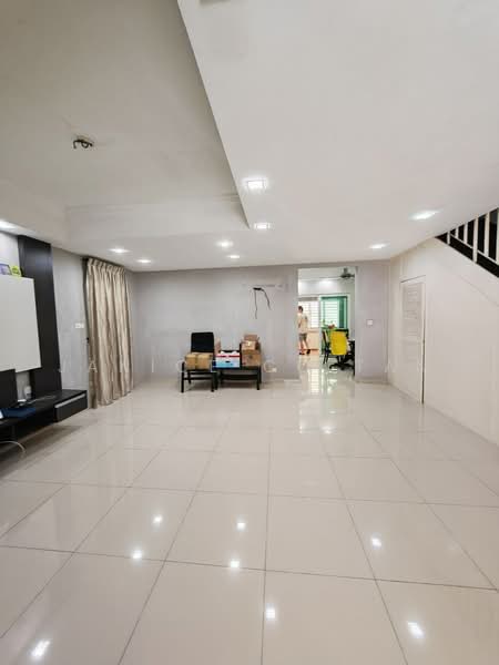 Rumah Teres untuk Dijual di Taman Bukit Kinrara (Bandar Kinrara) - Janice CC Tan - Living Room - PropertyGuru.com.my