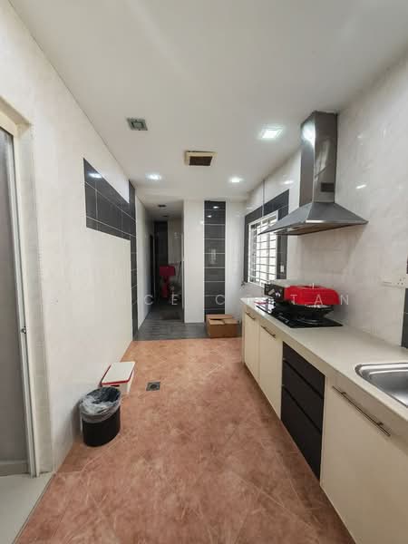 Rumah Teres untuk Dijual di Taman Bukit Kinrara (Bandar Kinrara) - Janice CC Tan - Kitchen - PropertyGuru.com.my