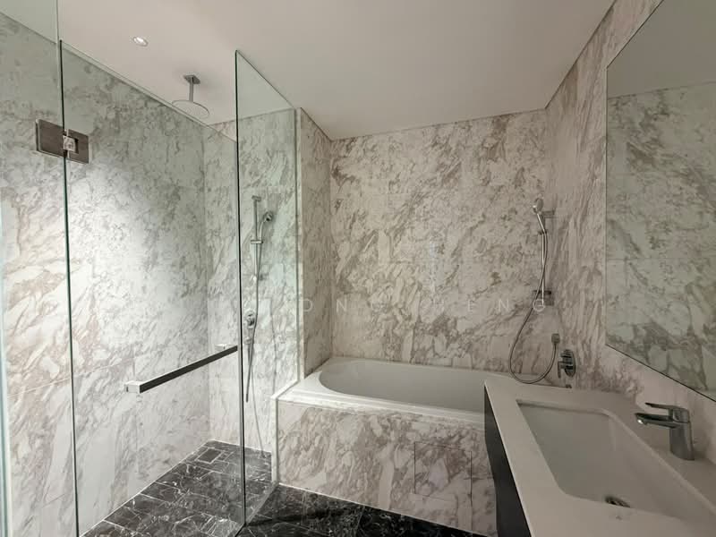 Kediaman Servis untuk Dijual di SO Sofitel Kuala Lumpur Residences - Jin Yong Heng - Bathroom - PropertyGuru.com.my