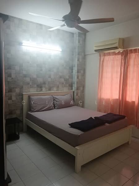 Pangsapuri untuk Dijual di Sri Aman Block G (Sri Aman Block 6) - Cy Issac Lee - Bedroom - PropertyGuru.com.my