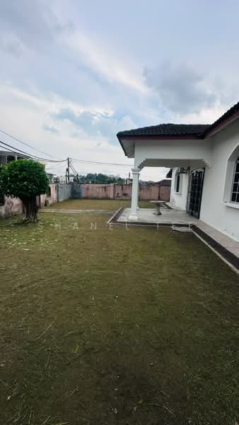 Rumah Teres 1-Tingkat untuk Dijual di Taman Kampung Majid (Kluang) - Shanel Tee - Exterior - PropertyGuru.com.my