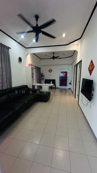 Rumah Teres 1-Tingkat untuk Dijual di Taman Kampung Majid (Kluang) - Shanel Tee - Living Room - PropertyGuru.com.my