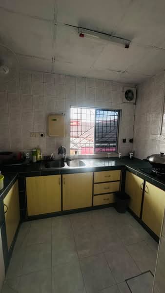 Rumah Teres 1-Tingkat untuk Dijual di Taman Kampung Majid (Kluang) - Shanel Tee - Kitchen - PropertyGuru.com.my