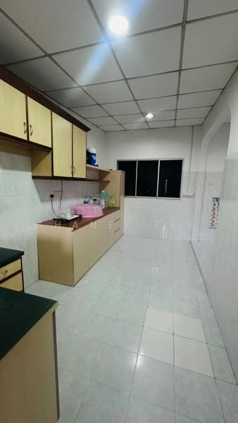 Rumah Teres 1-Tingkat untuk Dijual di Taman Kampung Majid (Kluang) - Shanel Tee - Kitchen - PropertyGuru.com.my