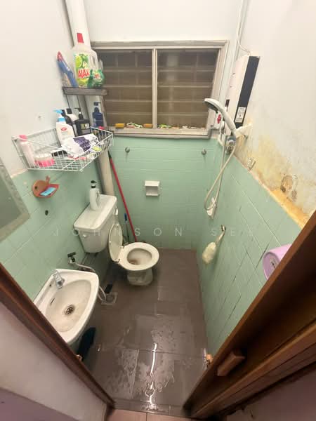2-storey Terraced House for Sale in SS19 (Subang Jaya) - Johnson See - Bathroom - PropertyGuru.com.my