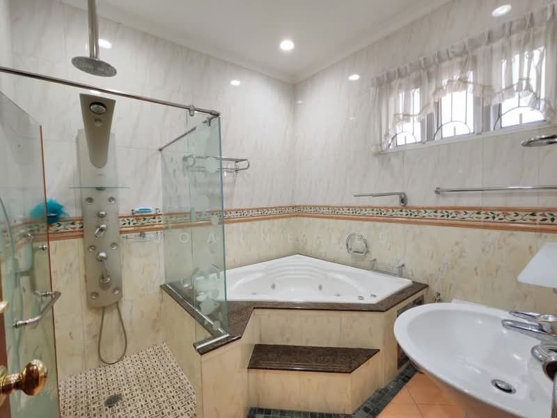 Semi-Detached House for Sale in Kota Kinabalu (Sabah) - Joanne Lee - Bathroom - PropertyGuru.com.my