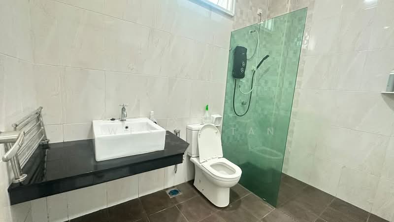 Rumah Berkembar untuk Dijual di Bukit Baru (Melaka) - Wesley Tan - Bathroom - PropertyGuru.com.my