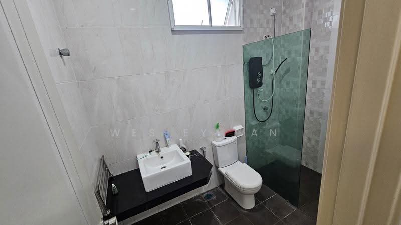 Semi-Detached House for Sale in Bukit Baru (Melaka) - Wesley Tan - Bathroom - PropertyGuru.com.my