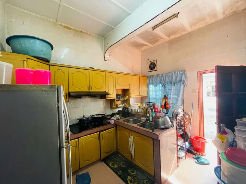 1-storey Terraced House for Sale in Banting (Selangor) - Amirul Akmal - Kitchen - PropertyGuru.com.my