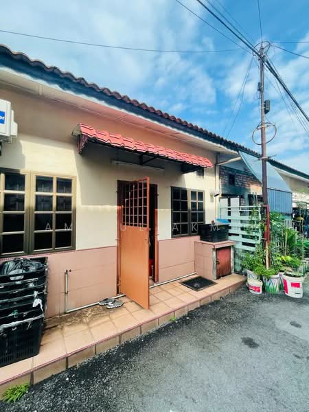 1-storey Terraced House for Sale in Banting (Selangor) - Amirul Akmal - Exterior - PropertyGuru.com.my