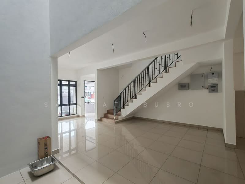Rumah Teres 2-Tingkat untuk Dijual di Elmina (Shah Alam) - Salawati Busro - Living Room - PropertyGuru.com.my