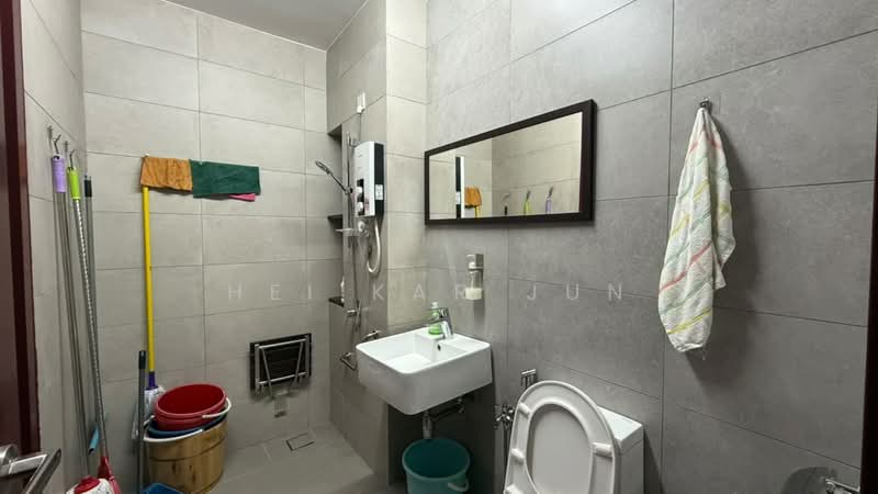 Rumah Teres untuk Dijual di Jade Hills (Kajang) - Hei Kar Jun - Bathroom - PropertyGuru.com.my