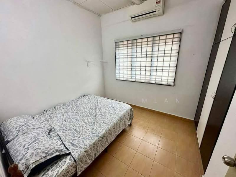 1-storey Terraced House for Sale in Taman Bukit Dahlia (Pasir Gudang) - Fakhrul Imlan - Bedroom - PropertyGuru.com.my