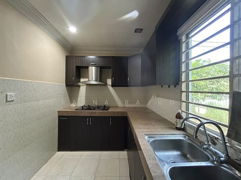 Rumah Teres 2 Tingkat untuk Dijual di Bandar Saujana Putra (Tanjong Duabelas) - Zuraina Rajudin - Kitchen - PropertyGuru.com.my