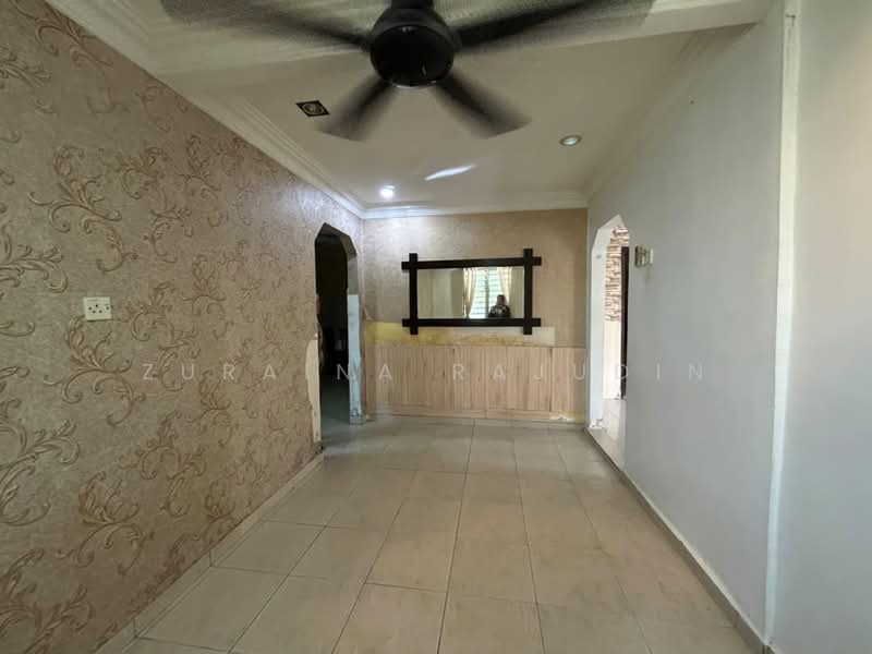Rumah Teres 2 Tingkat untuk Dijual di Bandar Saujana Putra (Tanjong Duabelas) - Zuraina Rajudin - Interior - PropertyGuru.com.my