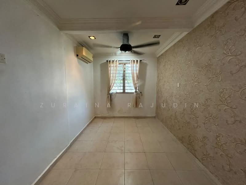 Rumah Teres 2 Tingkat untuk Dijual di Bandar Saujana Putra (Tanjong Duabelas) - Zuraina Rajudin - Interior - PropertyGuru.com.my