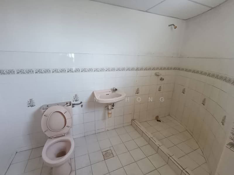 Condominium for Sale at Venice Hill - Even Chong - Bathroom - PropertyGuru.com.my