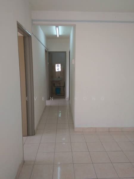 Pangsapuri untuk Dijual di Pangsapuri Jati Selatan - Even Chong - Corridor - PropertyGuru.com.my