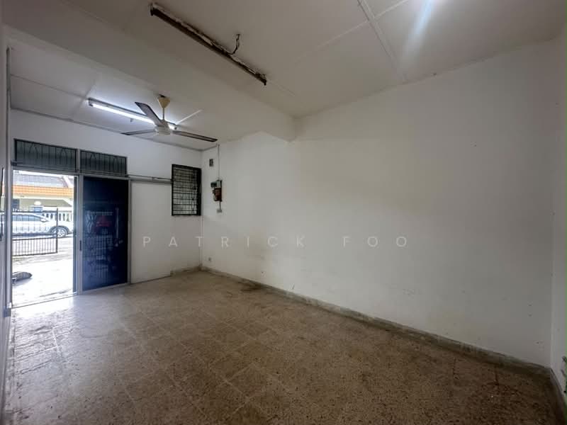 Rumah Teres 1 Tingkat untuk Dijual di Permas Jaya (Johor Bahru) - Patrick Foo - Living Room - PropertyGuru.com.my