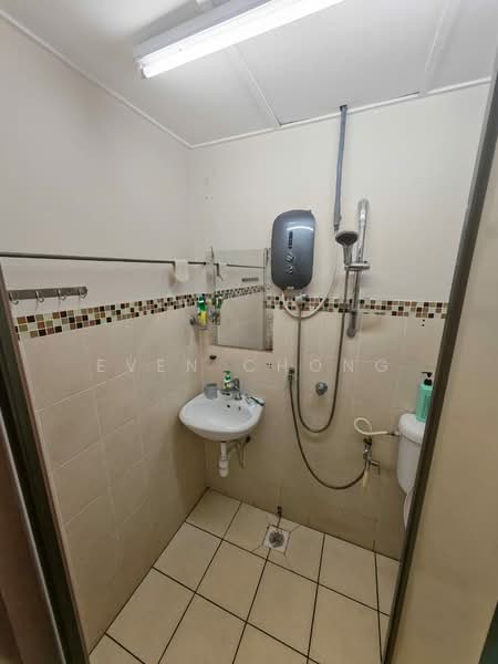 Pangsapuri untuk Dijual di Puncak Baiduri Apartment - Even Chong - Bathroom - PropertyGuru.com.my
