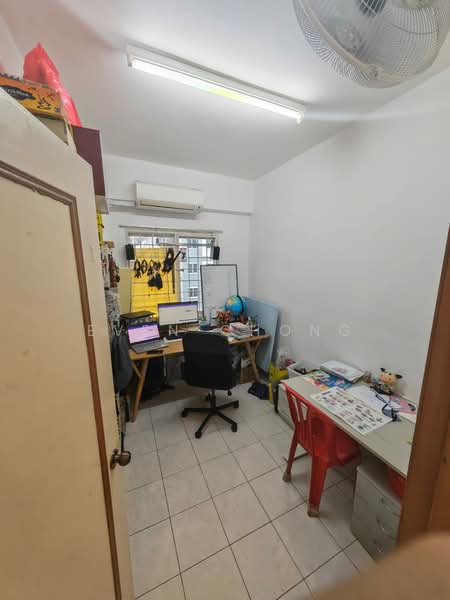 Pangsapuri untuk Dijual di Puncak Baiduri Apartment - Even Chong - Study - PropertyGuru.com.my